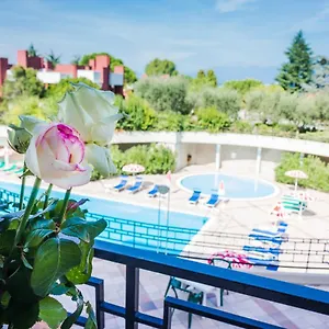 https://residence-holiday-sirmione.it-lombardy.com